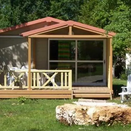 مكان تخييم Hermitage Des 4 Saisons